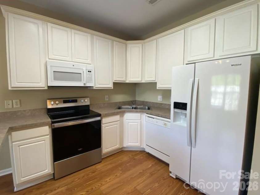 112 Sunridge Drive, Mooresville, NC 28117.  MLS# CAR4382601, YatesRealty ID 23033. 