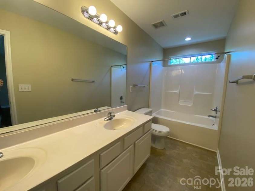 112 Sunridge Drive, Mooresville, NC 28117.  MLS# CAR4382601, YatesRealty ID 23033. 