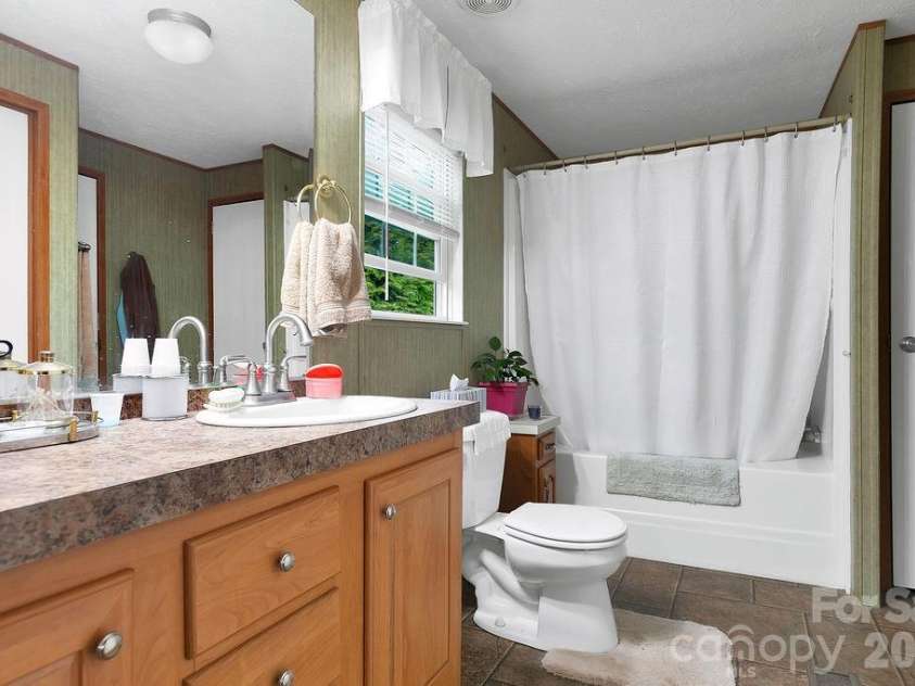 111 Wild Hog Creek Road, Rosman, NC 28772.  MLS# CAR4380401, YatesRealty ID 23035. Full Bath