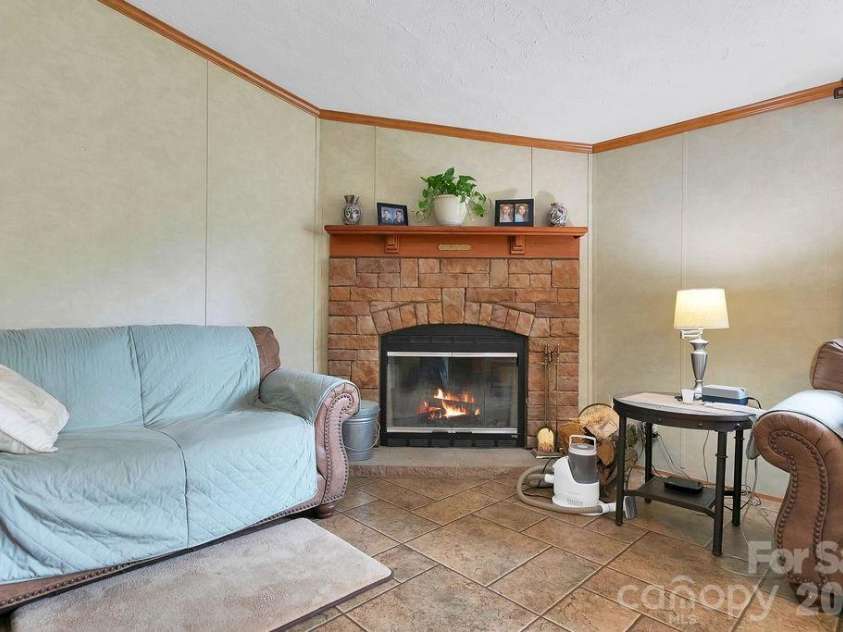 111 Wild Hog Creek Road, Rosman, NC 28772.  MLS# CAR4380401, YatesRealty ID 23035. Spacious Living Room