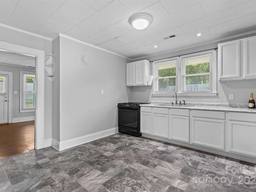 2519 2nd Avenue, Hickory, NC 28602.  MLS# CAR4268337, YatesRealty ID 23035. 