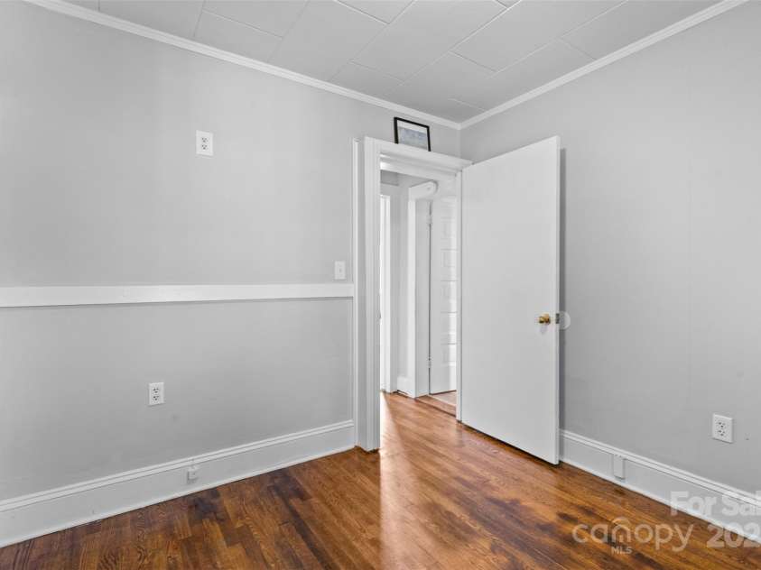 2519 2nd Avenue, Hickory, NC 28602.  MLS# CAR4268337, YatesRealty ID 23035. 