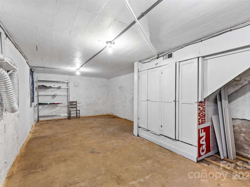 2519 2nd Avenue, Hickory, NC 28602.  MLS# CAR4268337, YatesRealty ID 23035. 