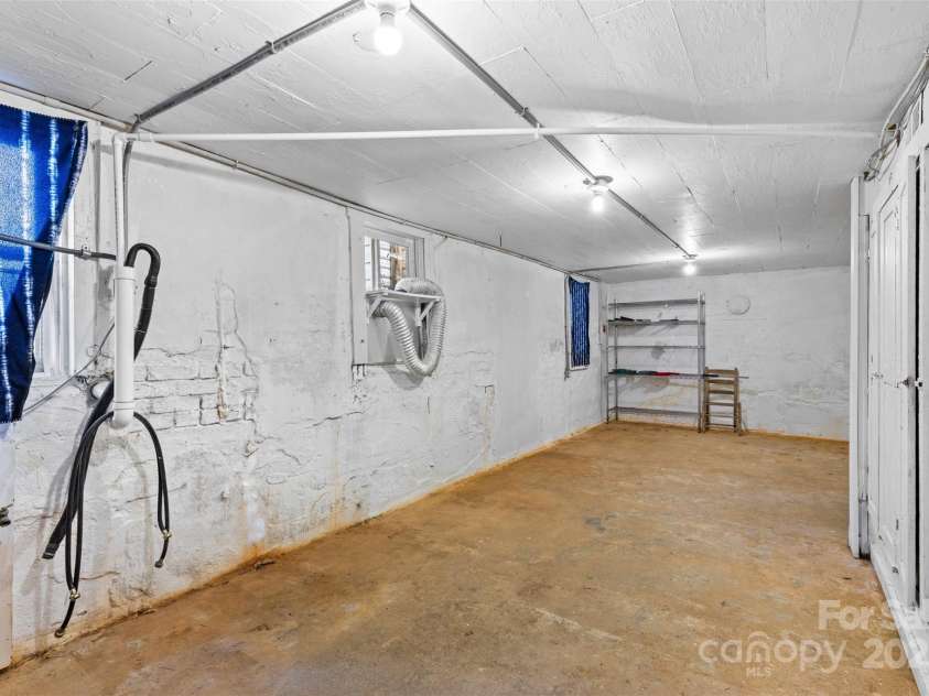 2519 2nd Avenue, Hickory, NC 28602.  MLS# CAR4268337, YatesRealty ID 23035. 