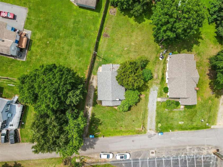2519 2nd Avenue, Hickory, NC 28602.  MLS# CAR4268337, YatesRealty ID 23035. 