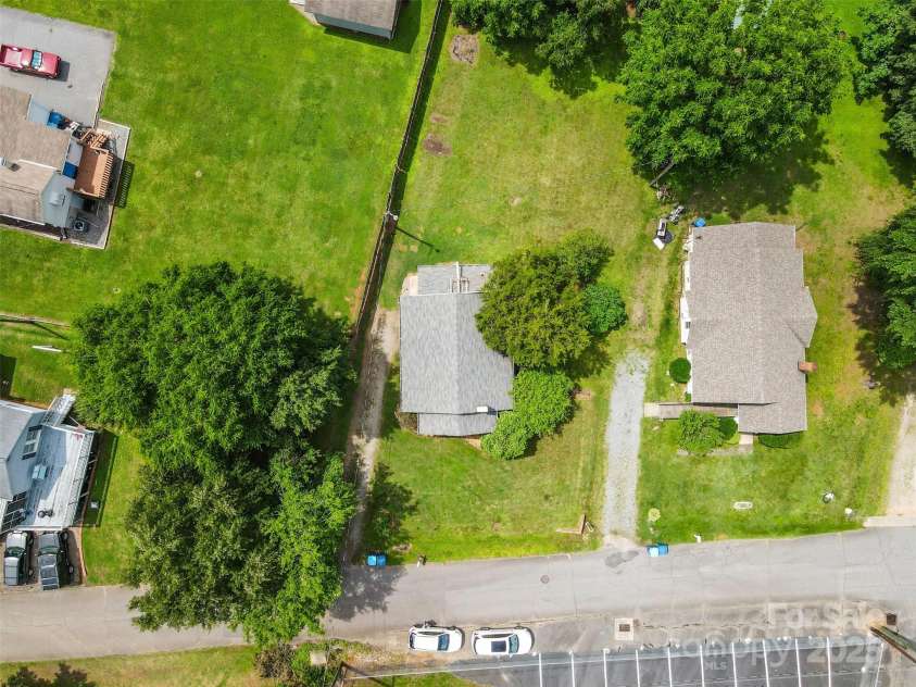 2519 2nd Avenue, Hickory, NC 28602.  MLS# CAR4268337, YatesRealty ID 23035. 