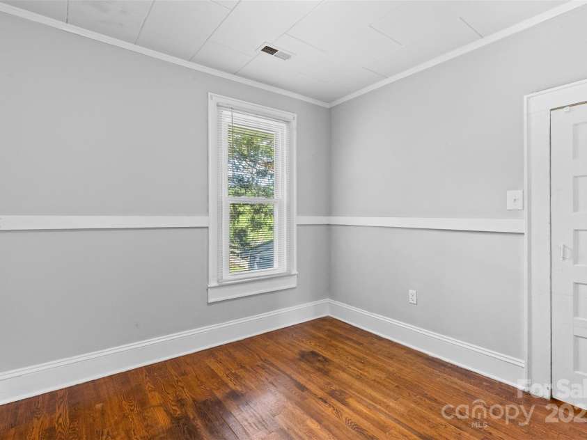 2519 2nd Avenue, Hickory, NC 28602.  MLS# CAR4268337, YatesRealty ID 23035. Bedroom #2