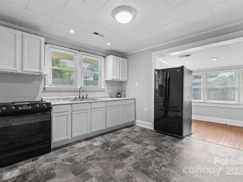 2519 2nd Avenue, Hickory, NC 28602.  MLS# CAR4268337, YatesRealty ID 23035. Kitchen