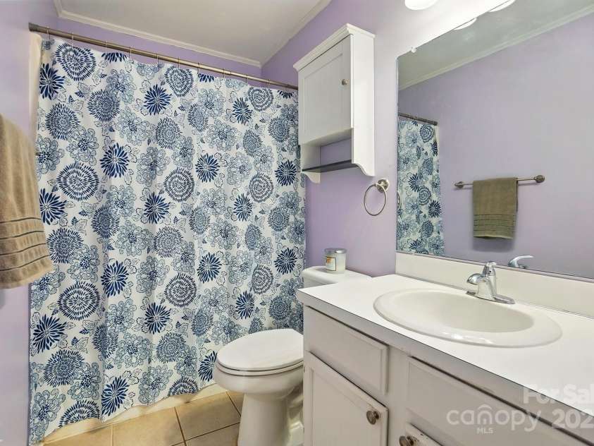 392 Tall Oaks Trail, Fort Mill, SC 29715.  MLS# CAR4257699, YatesRealty ID 23036. Bathroom