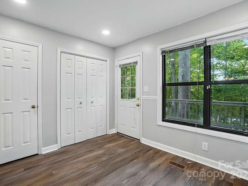 392 Tall Oaks Trail, Fort Mill, SC 29715.  MLS# CAR4257699, YatesRealty ID 23036. Kitchen