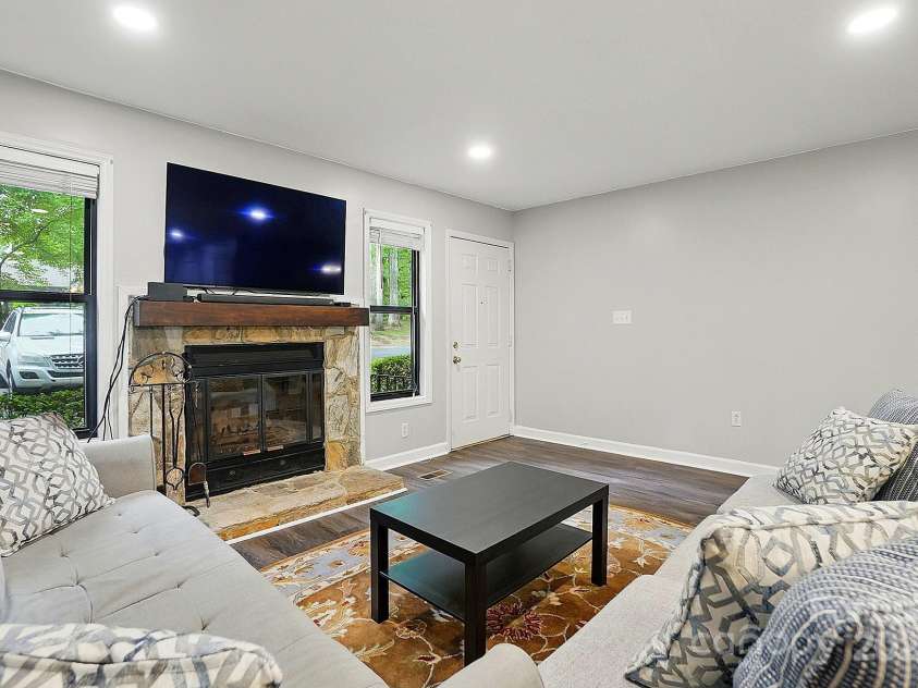 392 Tall Oaks Trail, Fort Mill, SC 29715.  MLS# CAR4257699, YatesRealty ID 23036. Living Room