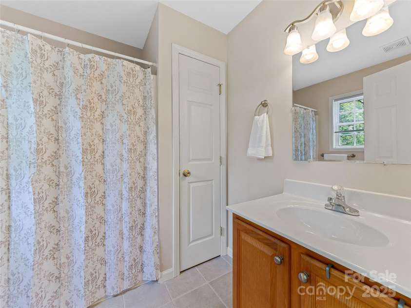 17 Fieldtop Lane, Arden, NC 28704.  MLS# CAR4268169, YatesRealty ID 23037. 