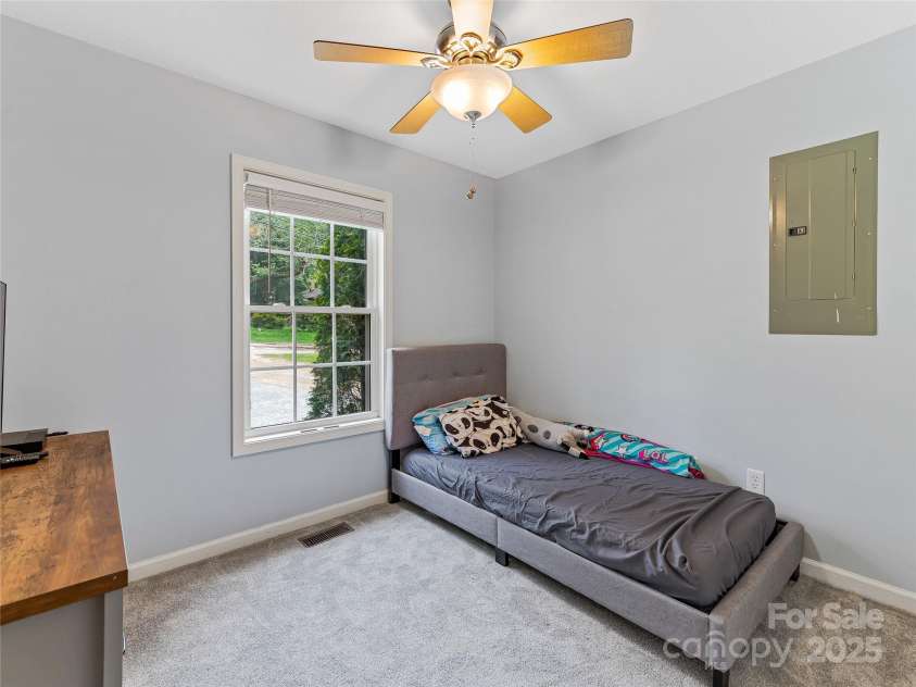 17 Fieldtop Lane, Arden, NC 28704.  MLS# CAR4268169, YatesRealty ID 23037. 