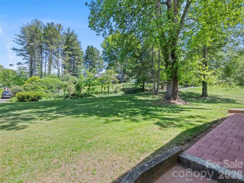 182 Fairway Hills Drive, Waynesville, NC 28786.  MLS# CAR4383027, YatesRealty ID 23037. 