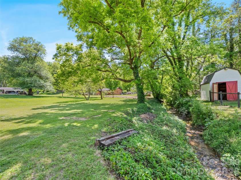 182 Fairway Hills Drive, Waynesville, NC 28786.  MLS# CAR4383027, YatesRealty ID 23037. 