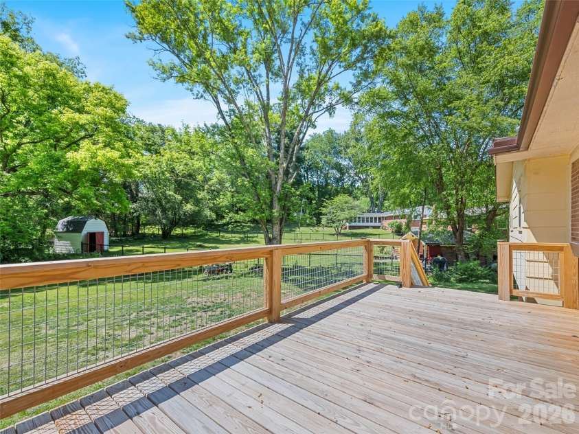 182 Fairway Hills Drive, Waynesville, NC 28786.  MLS# CAR4383027, YatesRealty ID 23037. 