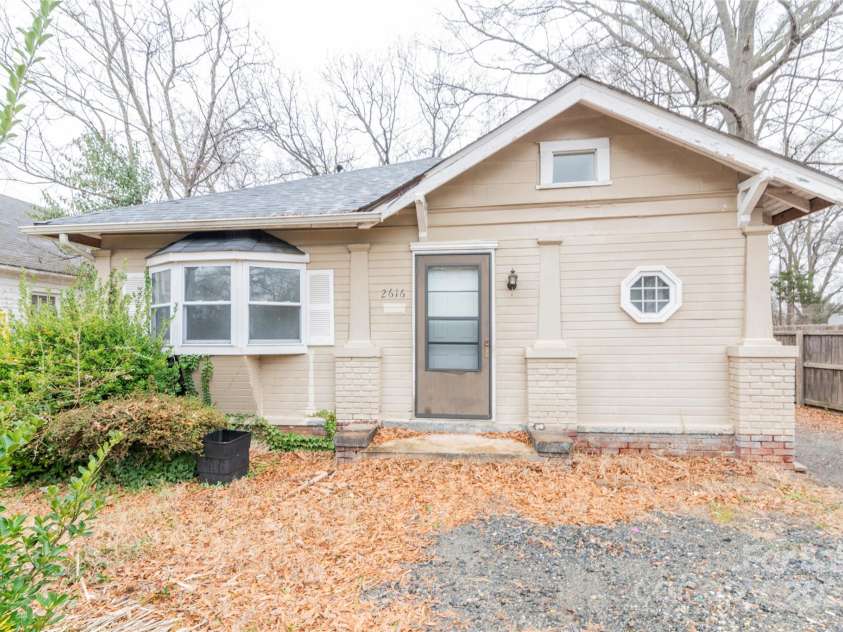 2616 Holton Avenue, Charlotte, NC 28208.  MLS# CAR4245119, YatesRealty ID 23038. 