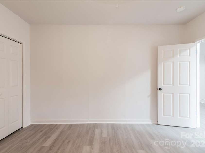 2616 Holton Avenue, Charlotte, NC 28208.  MLS# CAR4245119, YatesRealty ID 23038. 