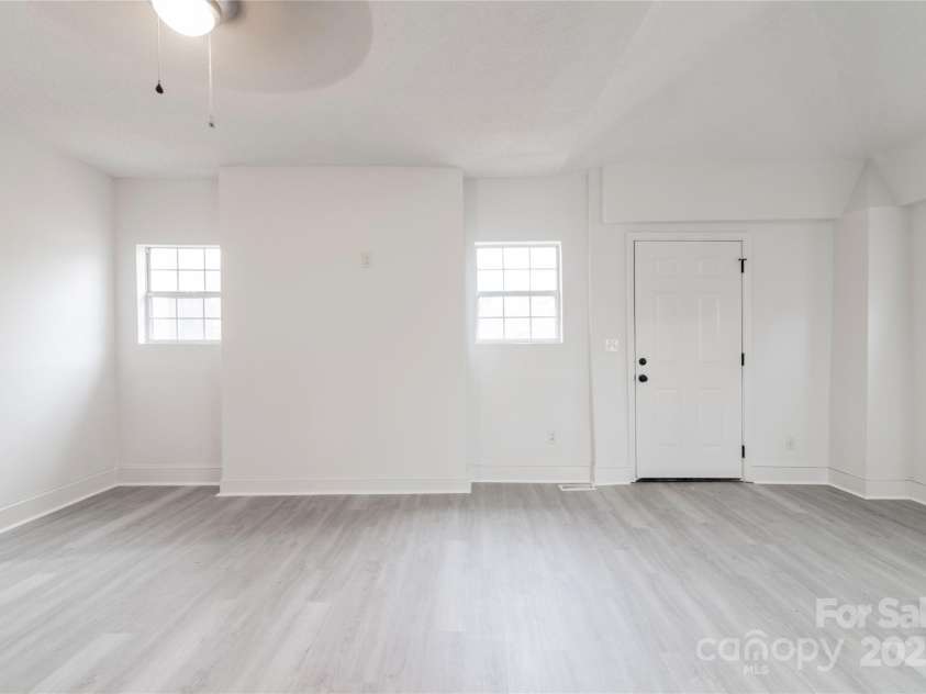 2616 Holton Avenue, Charlotte, NC 28208.  MLS# CAR4245119, YatesRealty ID 23038. 