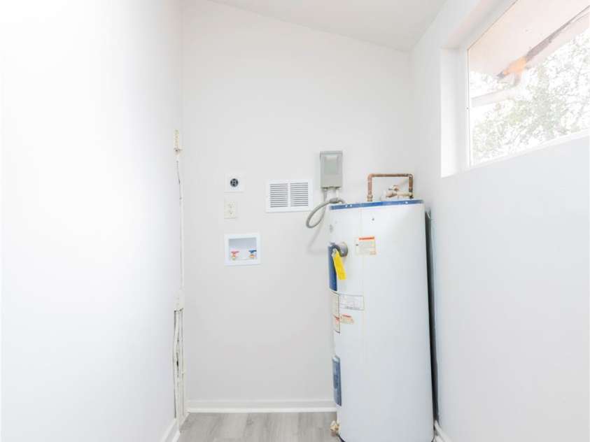 2616 Holton Avenue, Charlotte, NC 28208.  MLS# CAR4245119, YatesRealty ID 23038. 