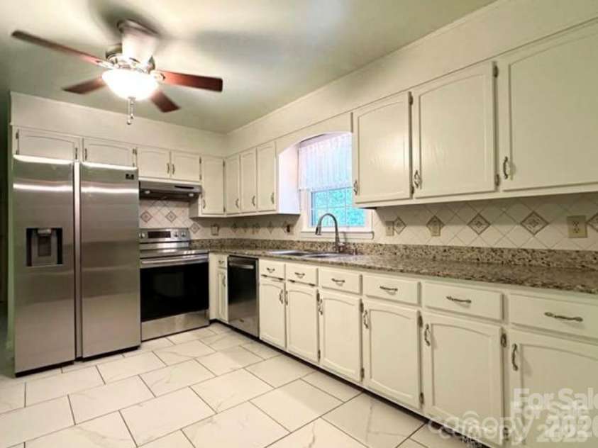 1164 Hidden Lake Drive, Granite Falls, NC 28630.  MLS# CAR4335182, YatesRealty ID 2304. 