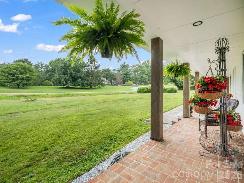 213 Raintree Drive, Hendersonville, NC 28791.  MLS# CAR4379526, YatesRealty ID 2304. 