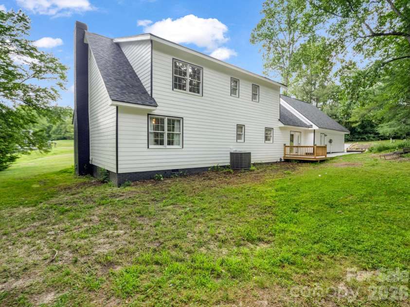213 Raintree Drive, Hendersonville, NC 28791.  MLS# CAR4379526, YatesRealty ID 2304. 