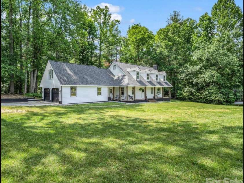 213 Raintree Drive, Hendersonville, NC 28791.  MLS# CAR4417820, YatesRealty ID 2304. 