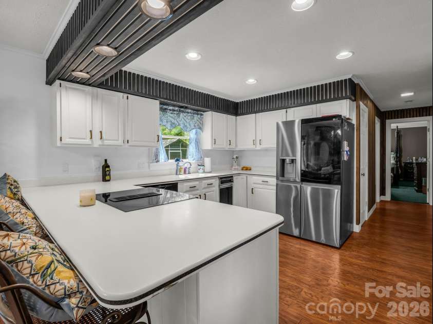 213 Raintree Drive, Hendersonville, NC 28791.  MLS# CAR4417820, YatesRealty ID 2304. 