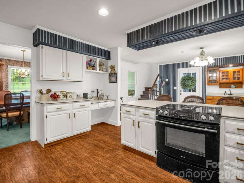 213 Raintree Drive, Hendersonville, NC 28791.  MLS# CAR4417820, YatesRealty ID 2304. 