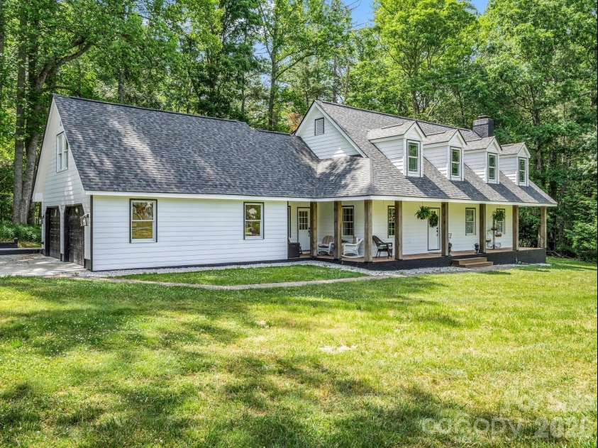 213 Raintree Drive, Hendersonville, NC 28791.  MLS# CAR4417820, YatesRealty ID 2304. 