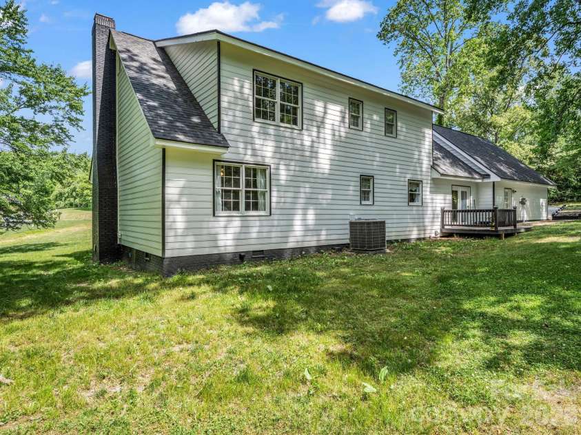 213 Raintree Drive, Hendersonville, NC 28791.  MLS# CAR4417820, YatesRealty ID 2304. 