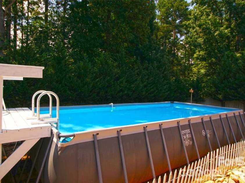 7010 Executive Circle, Denver, NC 28037.  MLS# CAR4383024, YatesRealty ID 23040. Above ground pool