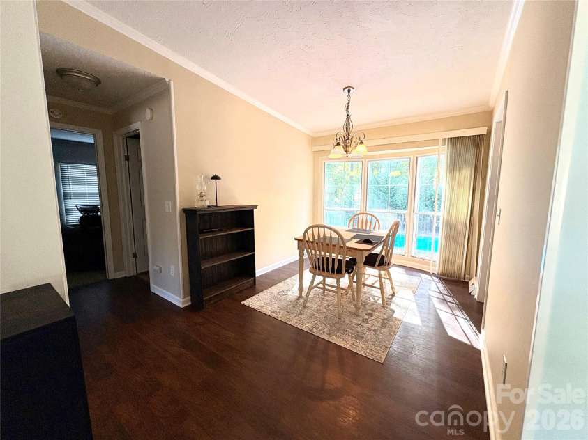 7010 Executive Circle, Denver, NC 28037.  MLS# CAR4383024, YatesRealty ID 23040. Dining room