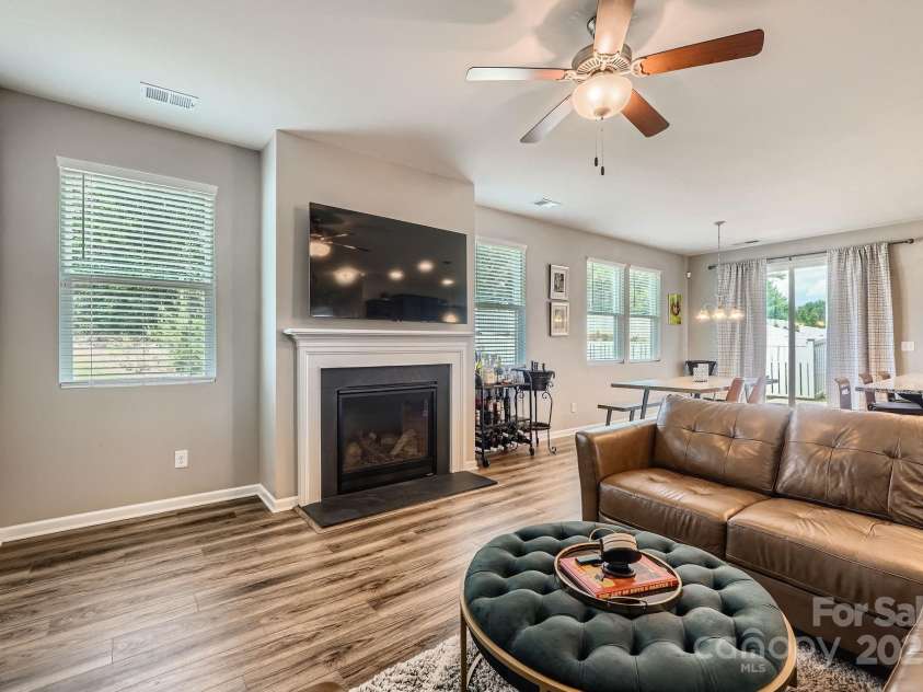 8726 Addingham Drive, Charlotte, NC 28269.  MLS# CAR4257512, YatesRealty ID 23040. Family Room