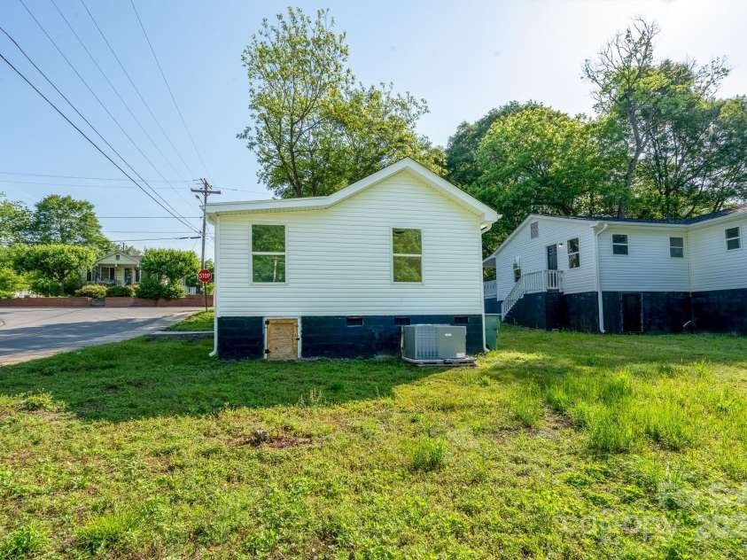 1413 Caldwell Street, Gastonia, NC 28052.  MLS# CAR4238211, YatesRealty ID 23041. 