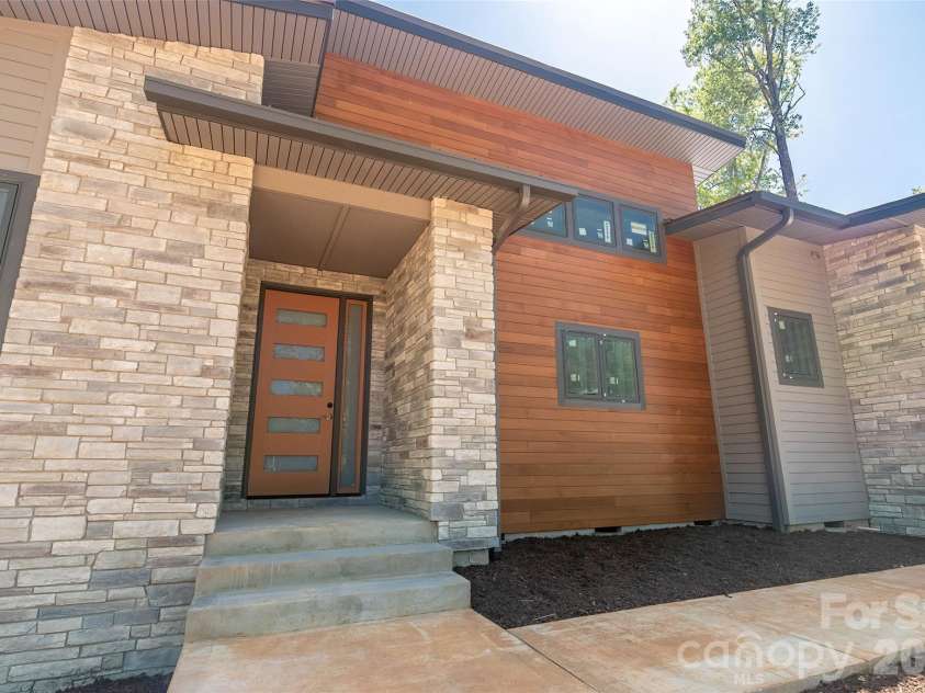 255 Hunters Trace, Rutherfordton, NC 28139.  MLS# CAR4378802, YatesRealty ID 23043. 