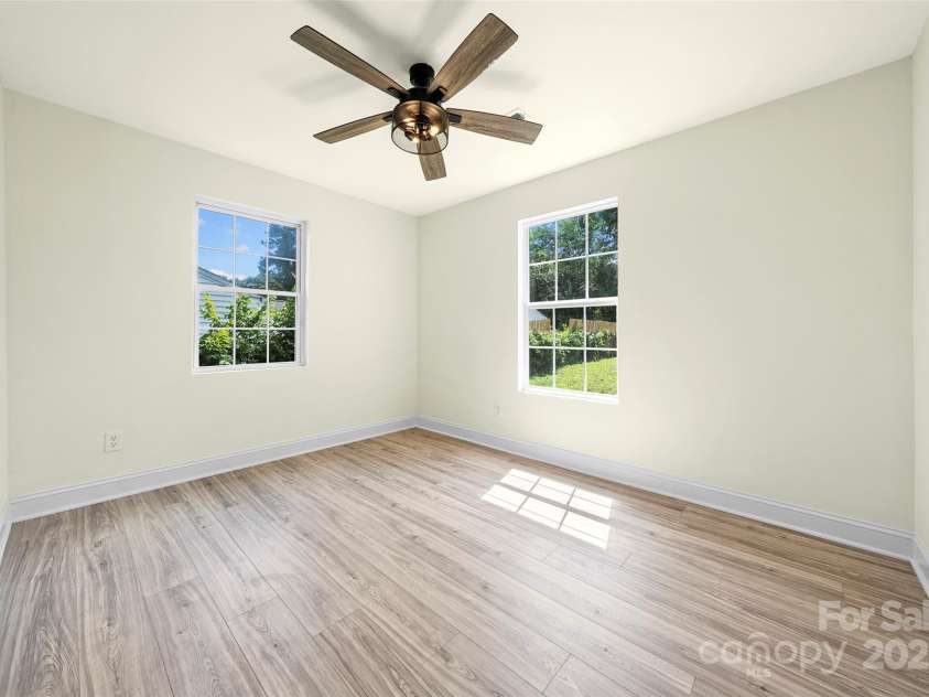 1122 Oconee Avenue, Rock Hill, SC 29732.  MLS# CAR4272244, YatesRealty ID 23044. 