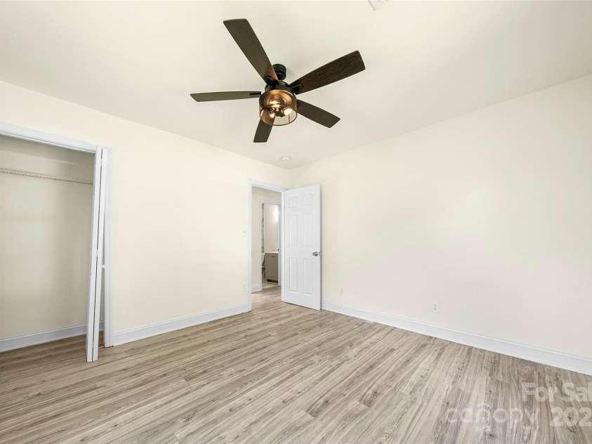 1122 Oconee Avenue, Rock Hill, SC 29732.  MLS# CAR4272244, YatesRealty ID 23044. 