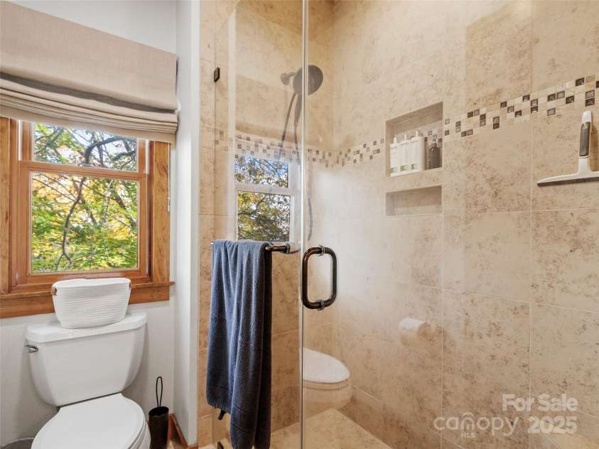 80 Slickrock Road, Burnsville, NC 28714.  MLS# CAR4310307, YatesRealty ID 23045. 