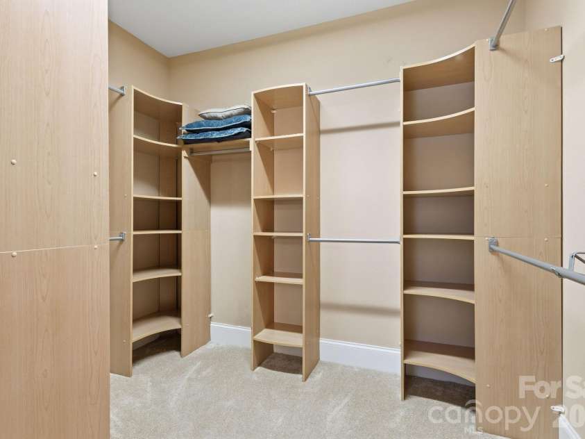 235 Grey Road, Davidson, NC 28036.  MLS# CAR4382846, YatesRealty ID 23048. Primary Closet