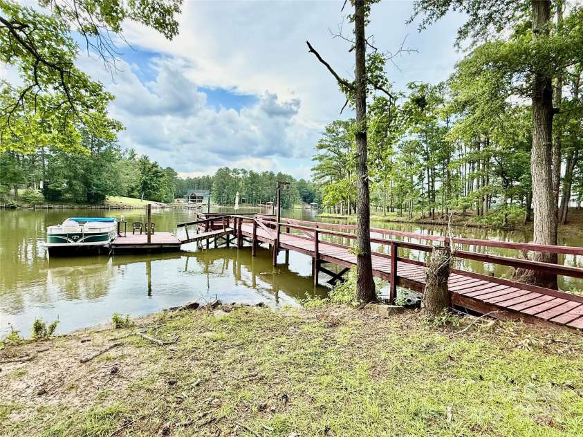275 Kingfisher Drive, Ridgeway, SC 29180.  MLS# CAR4276233, YatesRealty ID 23048. 