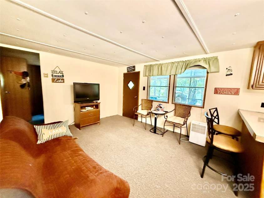 275 Kingfisher Drive, Ridgeway, SC 29180.  MLS# CAR4276233, YatesRealty ID 23048. 