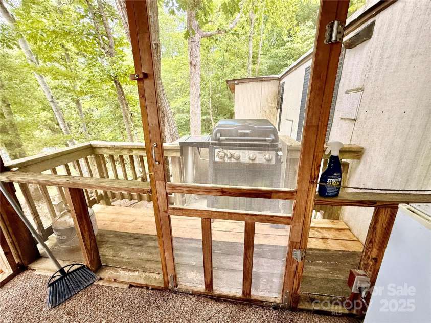 275 Kingfisher Drive, Ridgeway, SC 29180.  MLS# CAR4276233, YatesRealty ID 23048. 