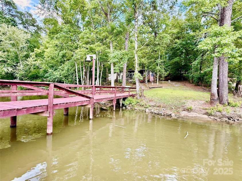 275 Kingfisher Drive, Ridgeway, SC 29180.  MLS# CAR4276233, YatesRealty ID 23048. 