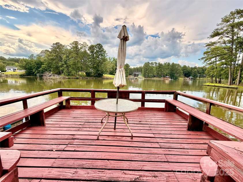 275 Kingfisher Drive, Ridgeway, SC 29180.  MLS# CAR4276233, YatesRealty ID 23048. 