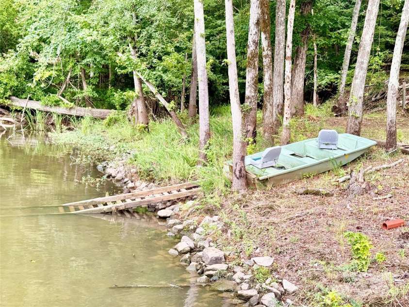 275 Kingfisher Drive, Ridgeway, SC 29180.  MLS# CAR4276233, YatesRealty ID 23048. 