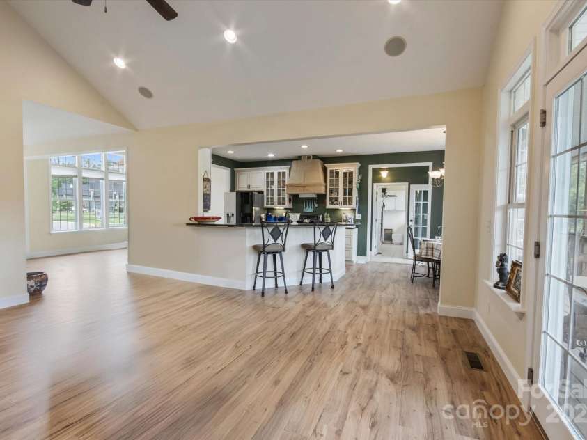 30 Linn Garden Lane, Swannanoa, NC 28778.  MLS# CAR4268908, YatesRealty ID 2305. 