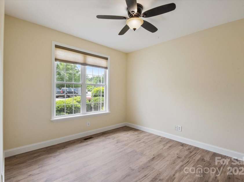 30 Linn Garden Lane, Swannanoa, NC 28778.  MLS# CAR4268908, YatesRealty ID 2305. 