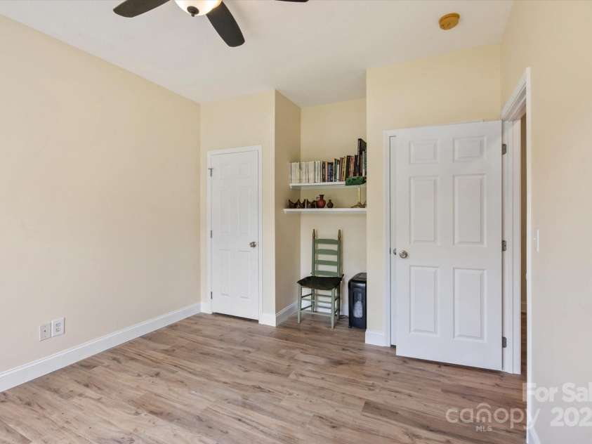 30 Linn Garden Lane, Swannanoa, NC 28778.  MLS# CAR4268908, YatesRealty ID 2305. 
